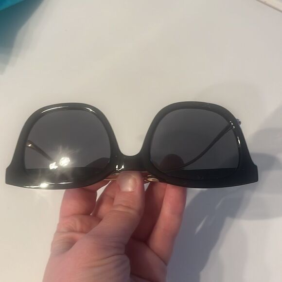 Black sunglasses  - Picture 9 of 9